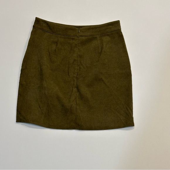 Olive Green Mini Skirt with Slit Size Large - Picture 3 of 6